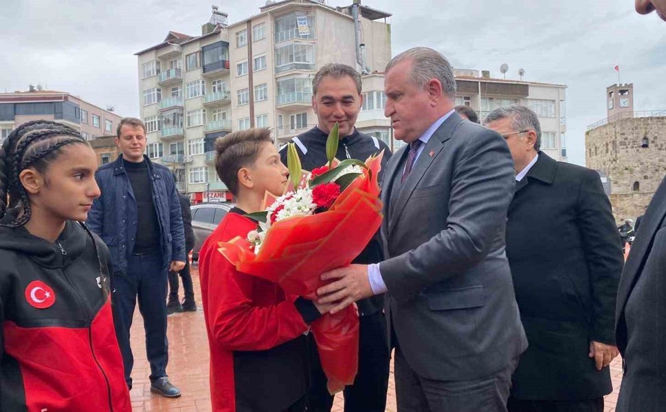Gençlik ve Spor Bakanı Osman Aşkın Bak, Sinop'ta