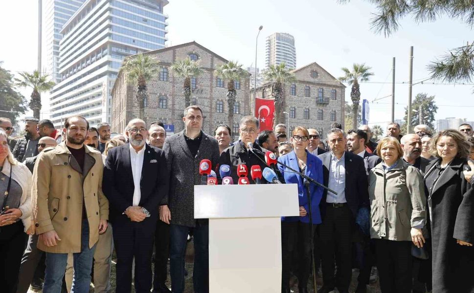 İzmir Büyükşehir Belediye Başkanı Tugay: 'Bu şehir oldu bittilerle teslim edilemez'