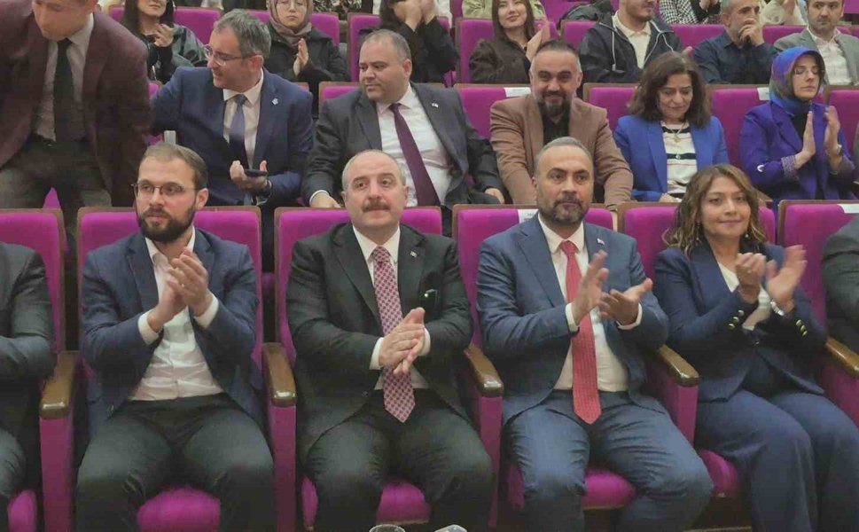 TBMM Sanayi ve Teknoloji Komisyonu Başkanı Varank: ''Dünya siyasetinde, uluslararası ilişkilerde artık sözü dinlenen bir Türkiye var''