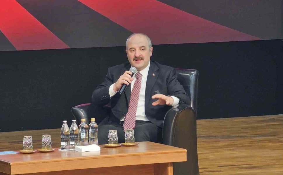 Varank: 'Türkiye Yüzyılı'nı mazlum milletler için de inşa etmek mecburiyetindeyiz'