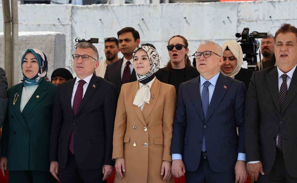 Bakan Göktaş: 'Türkiye'de 486 kamu ve özel huzurevinde 30 bin 279 yaşlımız yatılı bakım ve rehabilitasyon hizmetinden faydalanıyor'