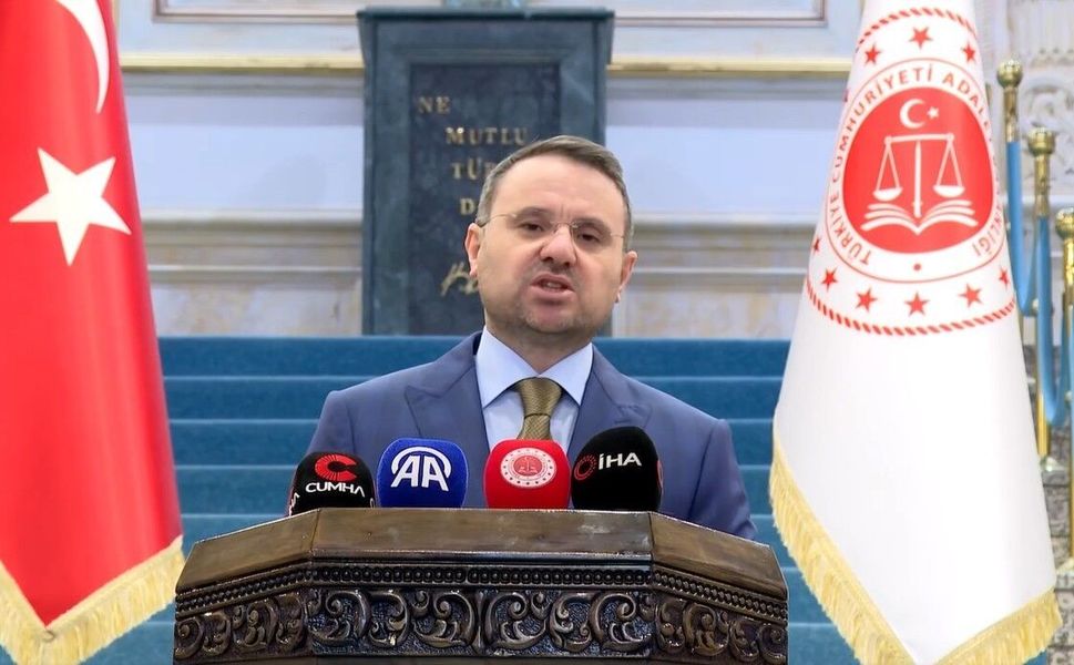 Bakan Gürlek: '(Mutlak butlan kararı) Verilen bu karar, vatandaşlarımızın demokrasiye olan güvenini pekiştiren bir karardır'