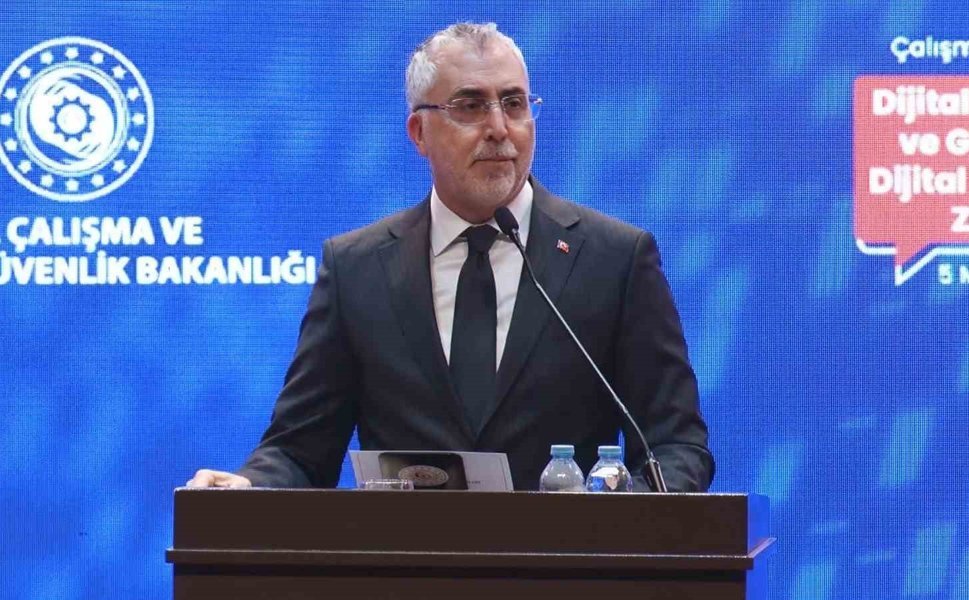 Bakan Işıkhan: 'Hedefimiz, teknolojiyi milletimizin geleceğine hizmet eden unsur haline getirmektir'