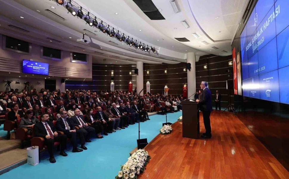 Bakan Işıkhan: 'Türkiye dünyanın en kapsayıcı Genel Sağlık Sigortası sistemlerinden birine sahiptir'