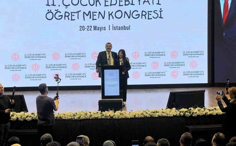 Bakan Tekin: 'Biz çocuklarımızın dijital bağımlılıktan uzak, okuma kültürünü yaygınlaştıracakları bir iklim oluşturmak istiyoruz'