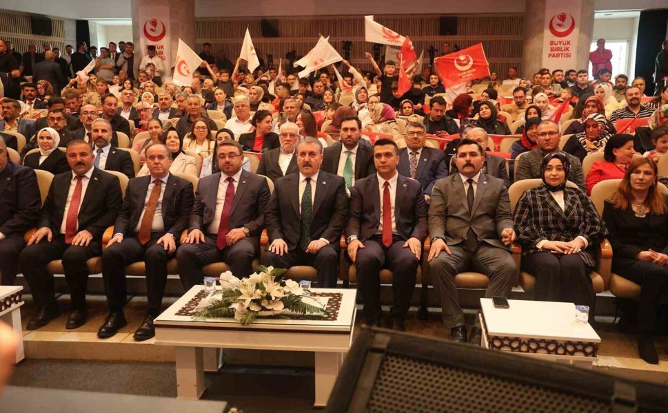 BBP Genel Başkanı Destici: 'Bir çocuğumuzun daha köpek saldırısında hayatını kaybetmesine tahammülümüz yok'