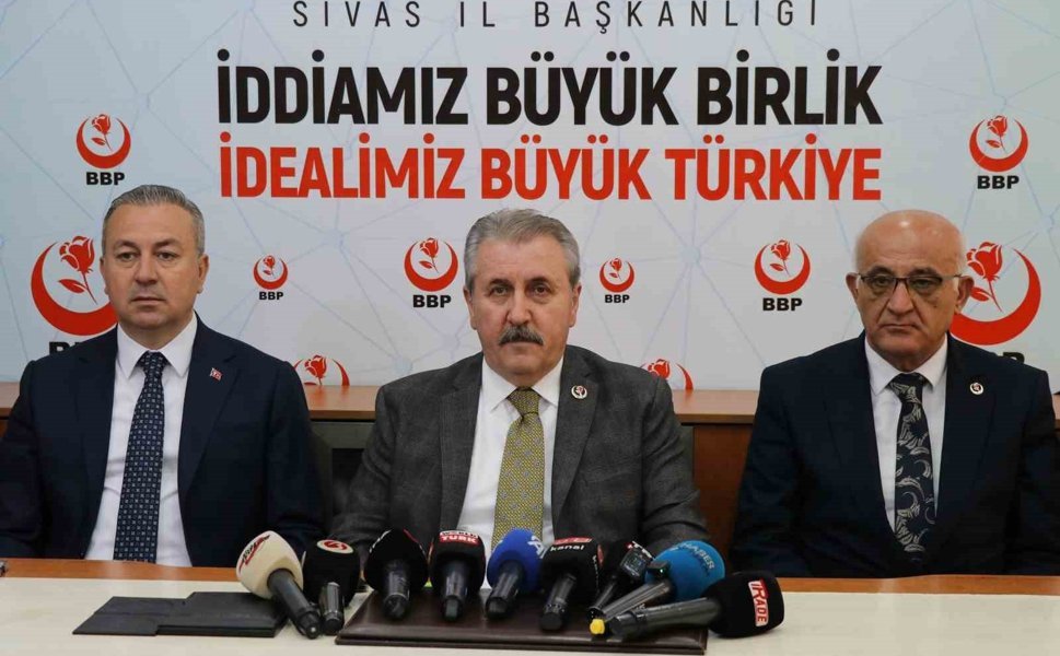 Destici: 'Türkiye tehdit edilemez'