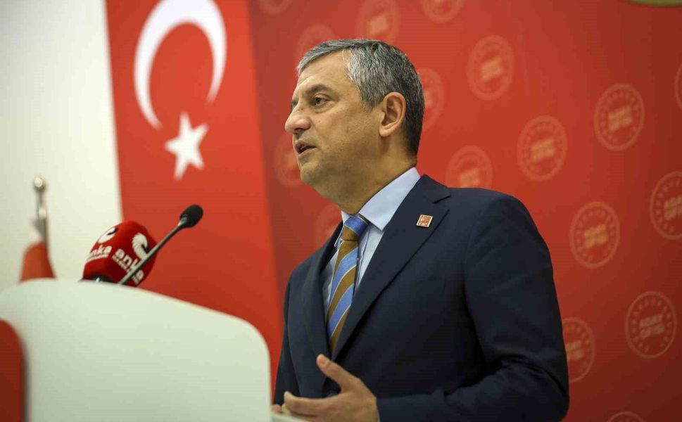 CHP Genel Başkanı Özel: 'Hangi partiden olursa olsun tüm gençler bizim gençlerimizdir'