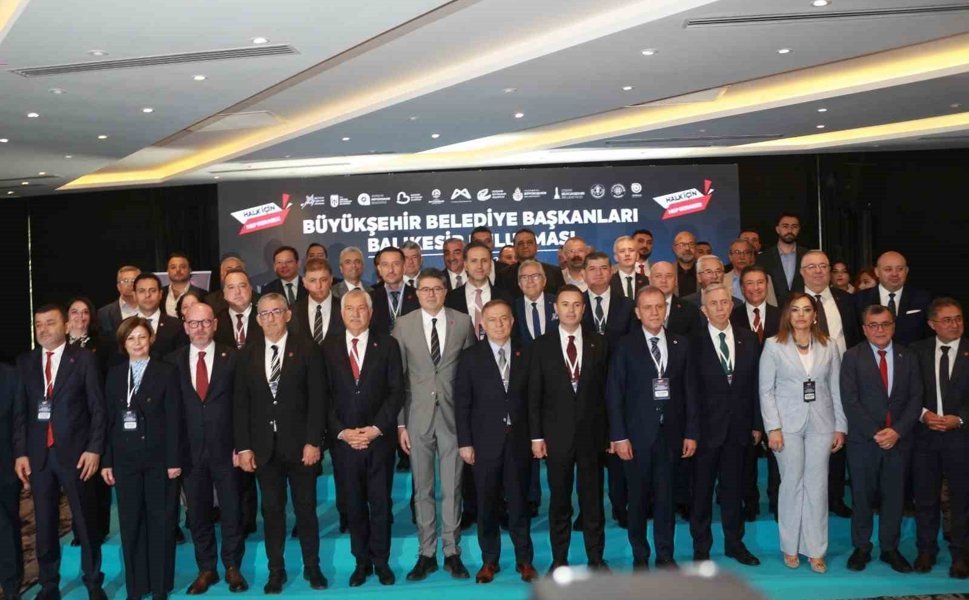 CHP'li Büyükşehir Belediye Başkanları Balıkesir'de buluştu