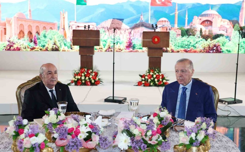 Cumhurbaşkanı Erdoğan'dan Cezayir Cumhurbaşkanı Tebbun'a Devlet Nişanı