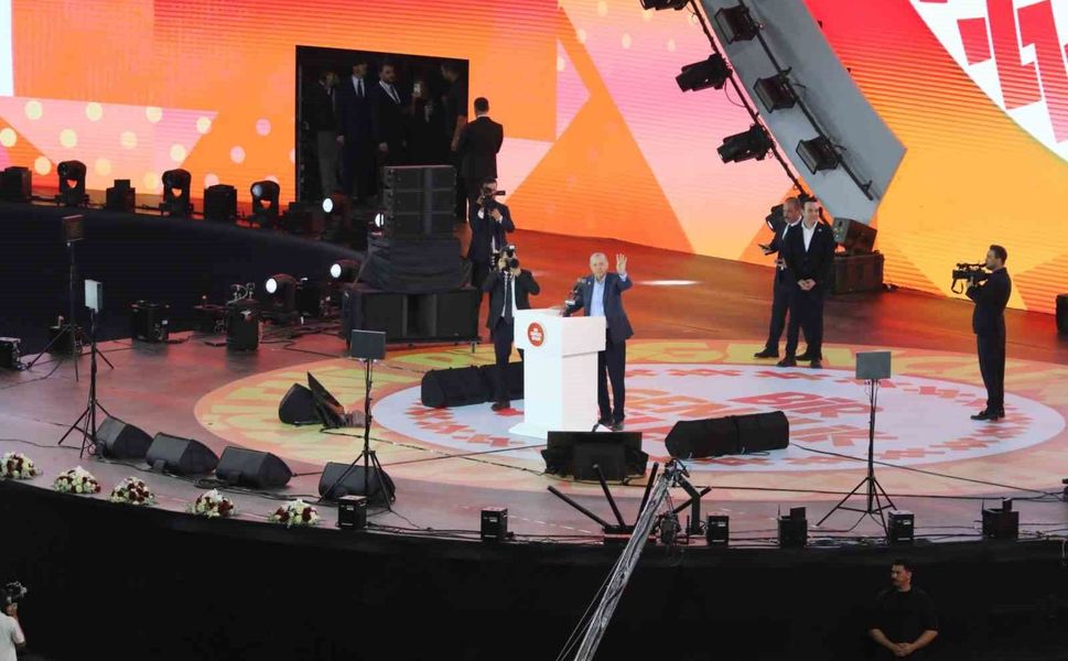 Cumhurbaşkanı Erdoğan'dan gençlere: 'Kifayetsizlere asla prim vermeyin'