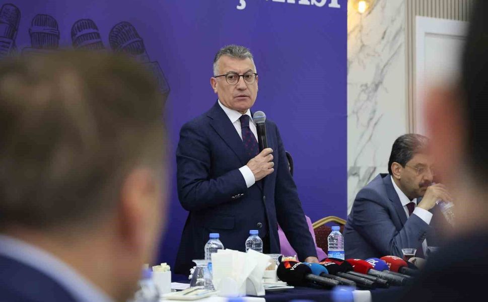 Güler, CHP'de yaşanan sürecin CHP'nin iç meselesi olduğunu söyledi
