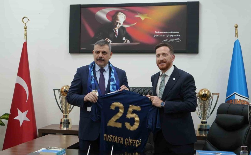 İçişleri Bakanı Çiftçi'den Erzurumspor'a tebrik ziyareti