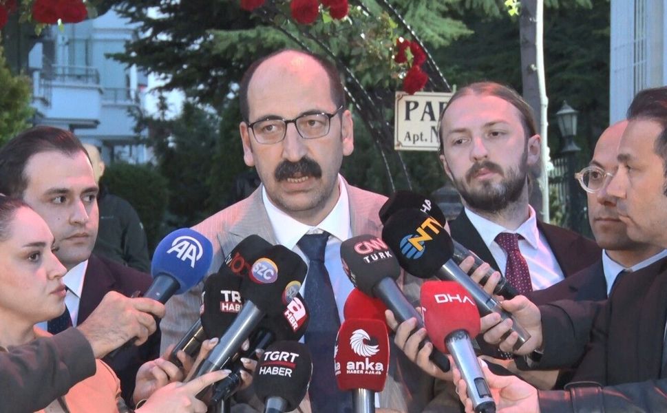 Kılıçdaroğlu'nun basın danışmanı: 'Kılıçdaroğlu, en uygun zamanda partiyi kurultaya götürmekle ilgili niyetini Özel'e iletti'