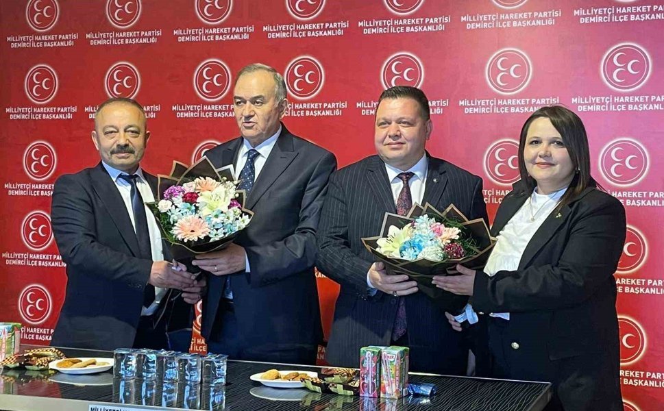 MHP Grup Başkanvekili Akçay, Demirci'de temaslarda bulundu