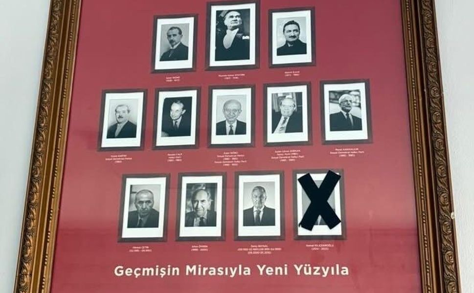 Mutlak butlan kararı sonrası Kılıçdaroğlu'nu protesto etti