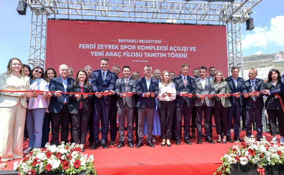 Özgür Özel, İzmir'de Ferdi Zeyrek Spor Kompleksi'nin açılışına katıldı