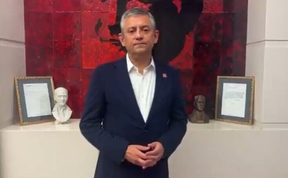 Özgür Özel: 'Milletimizi, sevenlerimizi Genel Merkezimize sahip çıkmalarına davet ediyorum'