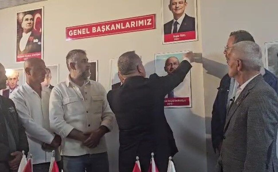 Parti binasından Kılıçdaroğlu'nun fotoğrafı kaldırıldı