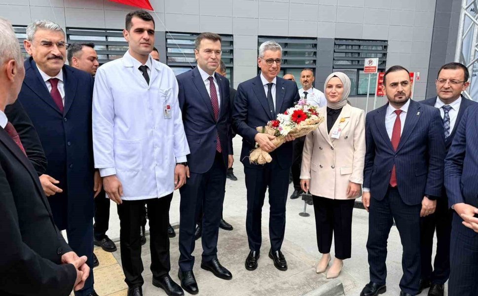 Sağlık Bakanı Memişoğlu: 'Türkiye, Cumhurbaşkanımızın liderliğinde sağlıkta son 25 yılda büyük gelişim gösterdi'
