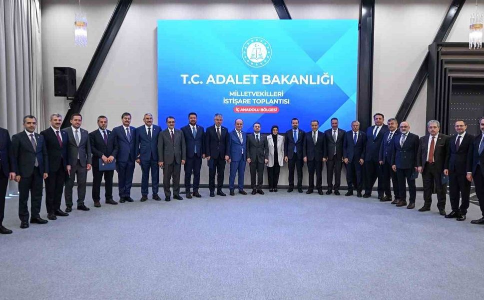 Adalet Bakanı Gürlek, İç Anadolu Bölgesi Milletvekilleriyle bir araya geldi