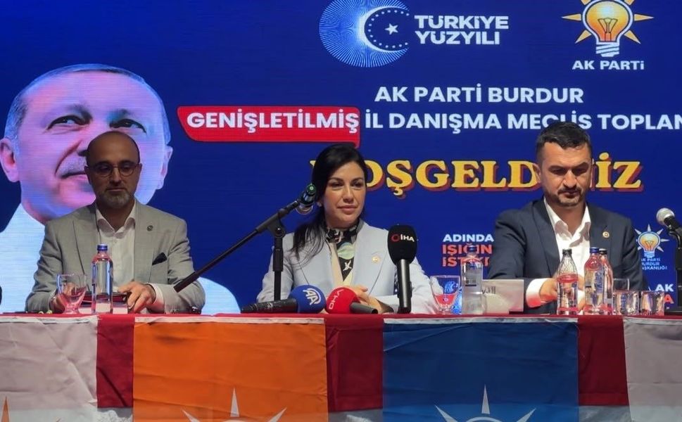 AK Parti Genel Başkan Yardımcısı Ayan: 'Yapılanların halkımıza hizmet olarak dönmesine engel olan bir zihniyet var'