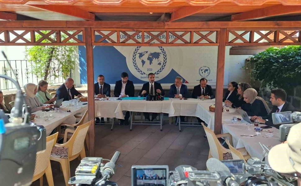 AK Parti Genel Başkan Yardımcısı Şen'den anket açıklaması: 'Yüzde 37-38'lerdeyiz'