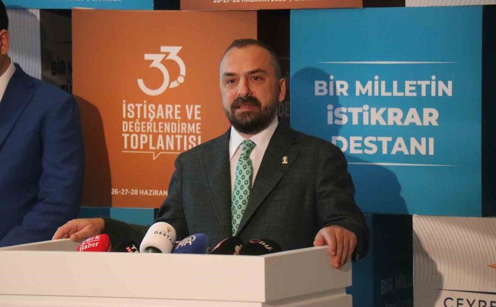 AK Parti kampında yeni şarkı sürprizi