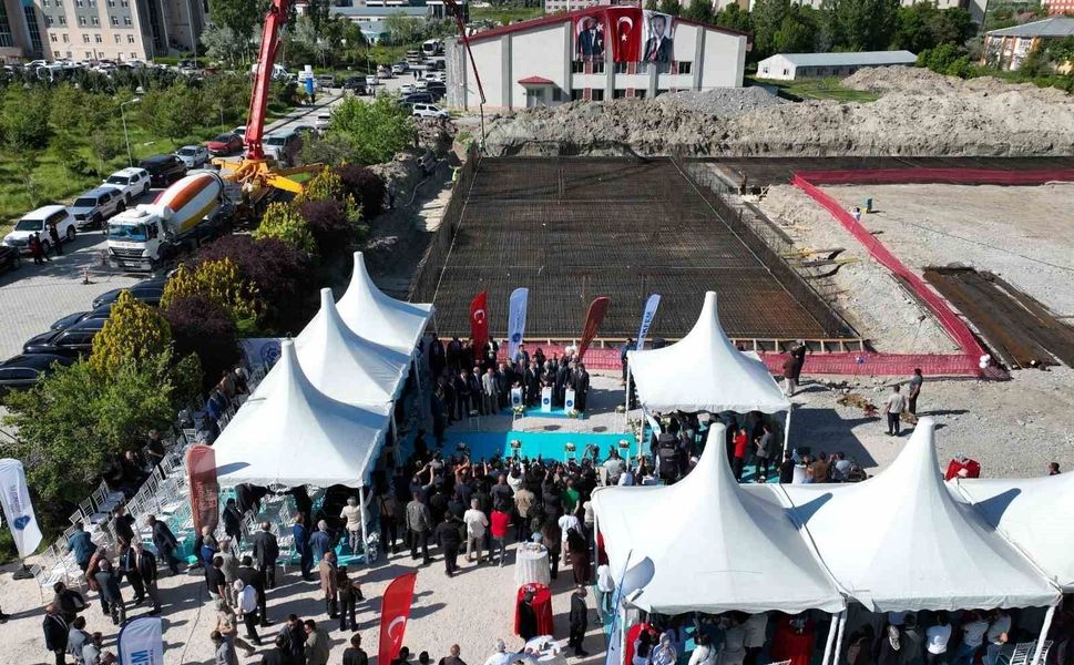 Aksakallar Konseyi Başkanı Binali Yıldırım: 'Denizler olmasaydı dünyanın yarısı açlıktan, diğer yarısı da soğuktan etkilenirdi'