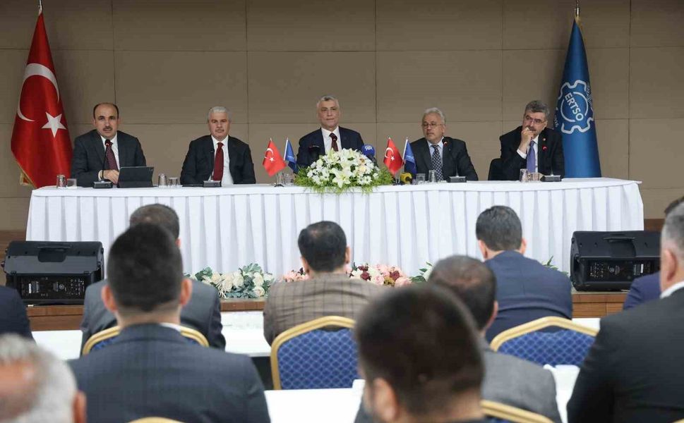 Bakan Bolat: 'Türkiye 273 buçuk milyar dolar yıllık ihracat yapan bir ülke konumuna geldi'