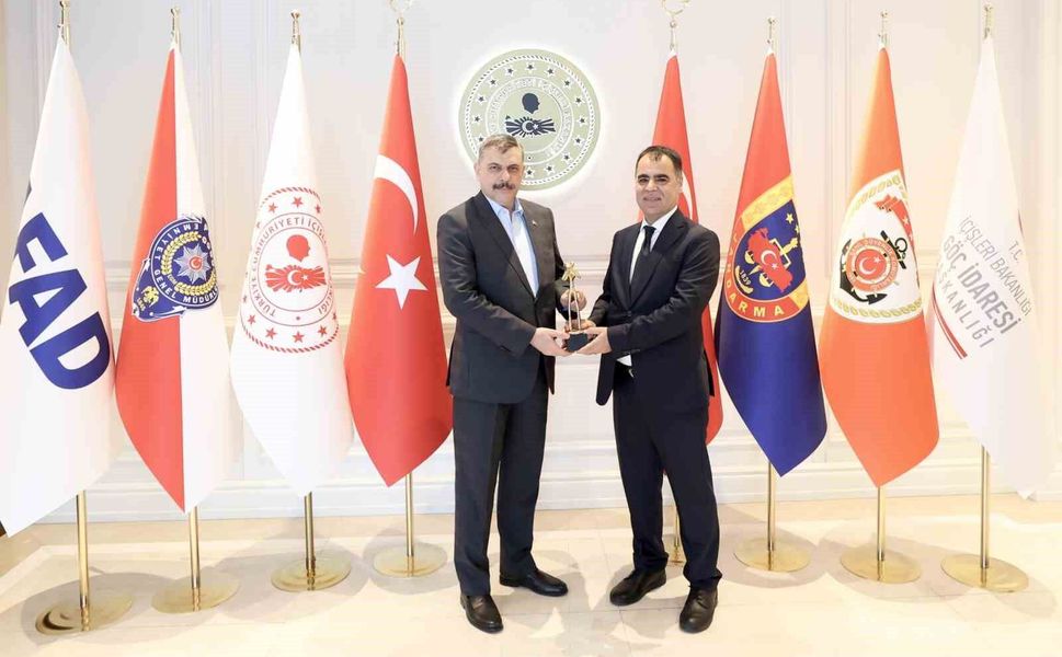 Bakan Çiftçi, Türkiye Haber Kameramanları Derneği Başkanı Akın'ı kabul etti