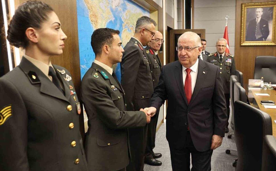 Bakan Güler, Kara Kuvvetleri Komutanı Tokel'i kabul etti