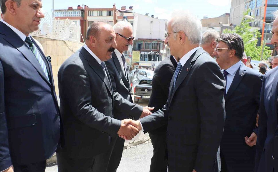 Bakan Uraloğlu'nun Hakkari temasları