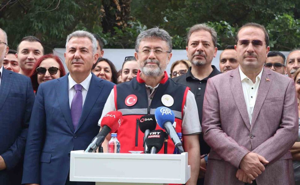 Bakan Yumaklı, İzmir'de Biyoteknik Mücadele Araştırma Merkezi'nin açılışını yaptı