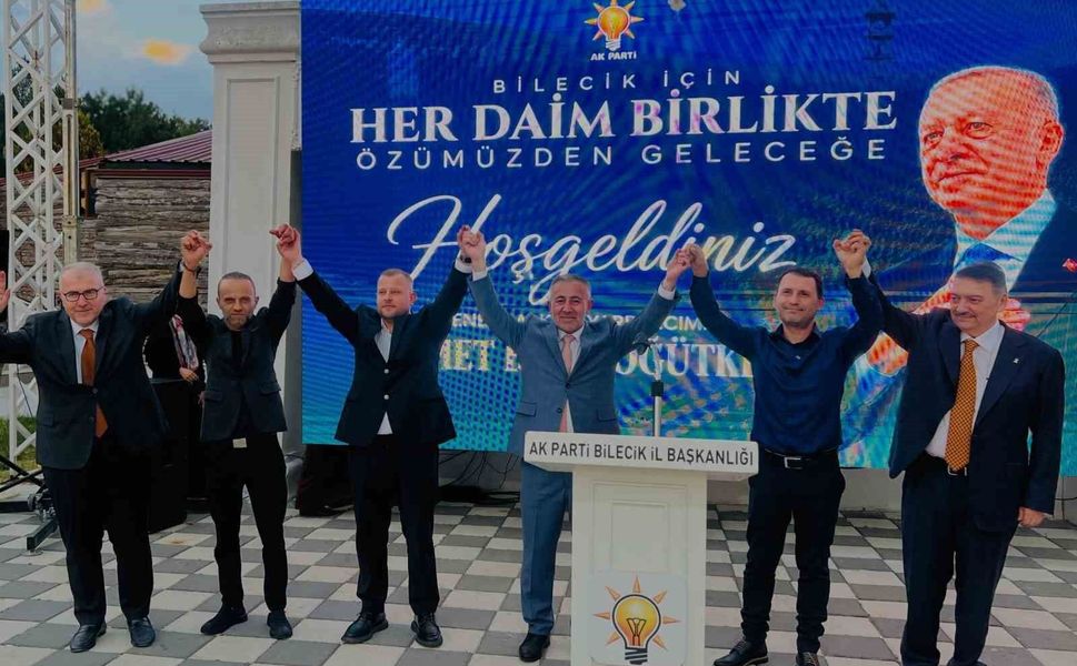 CHP Milletvekili Yaşar Tüzün'ün yeğeni ile eski danışmanı AK Parti'ye geçti