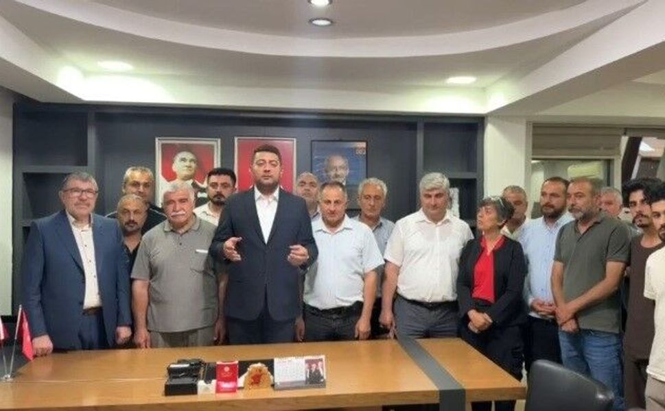 CHP'de gece yarısı çilingirli devir