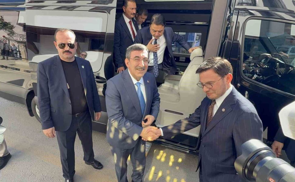 Cumhurbaşkanı Yardımcısı Yılmaz: 'Türkiye, çevresindeki tüm krizlere rağmen istikrarını koruyor'