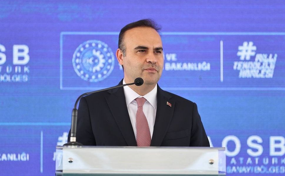 Gençlere uluslararası bilim olimpiyatlarında 1 altın, 7 gümüş, 6 bronz madalya ve 7 mansiyon ödülü
