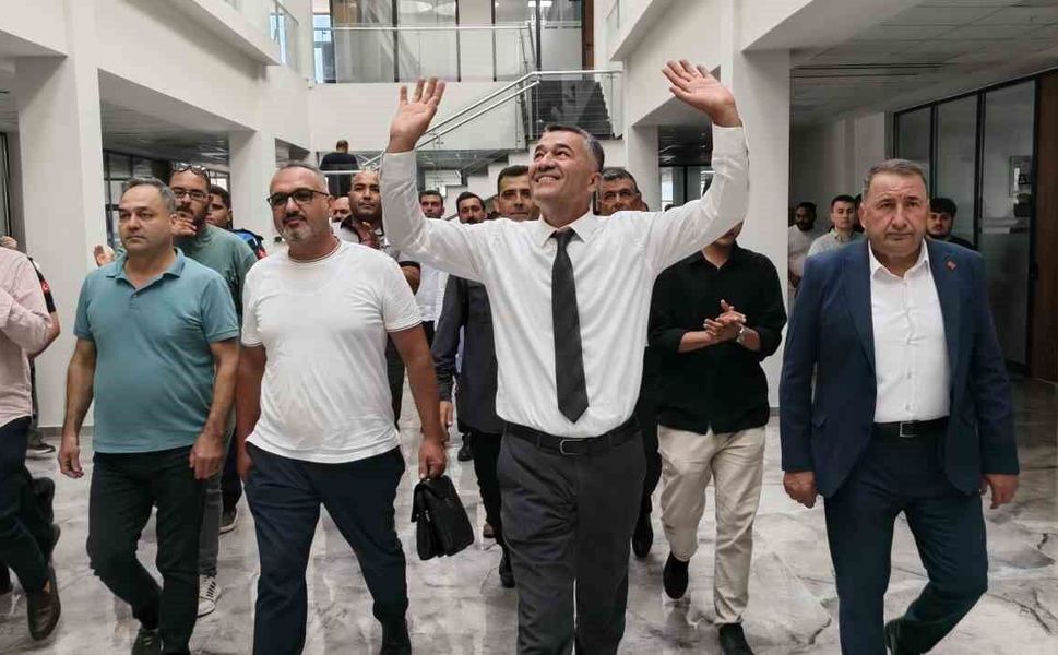 Silifke Belediye Başkan Vekili CHP'li Oğuzhan Kökten oldu