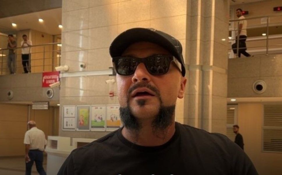 Hayko Cepkin'den Gazetecilere Tepki: "Her Şeyi Köpürtüyorsunuz"