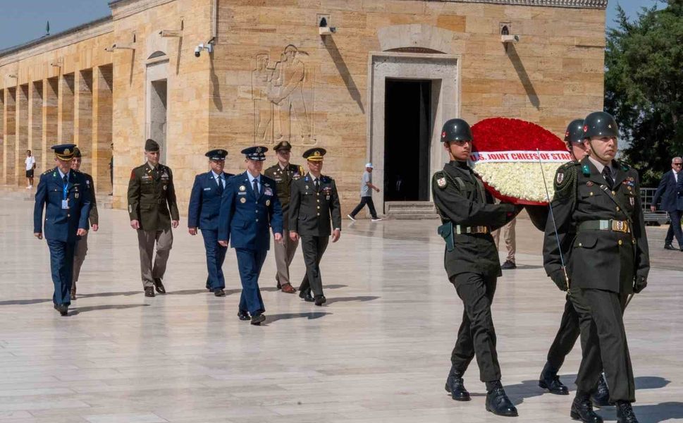 ABD Genelkurmay Başkanı Orgeneral Caine, Anıtkabir'i ziyaret etti