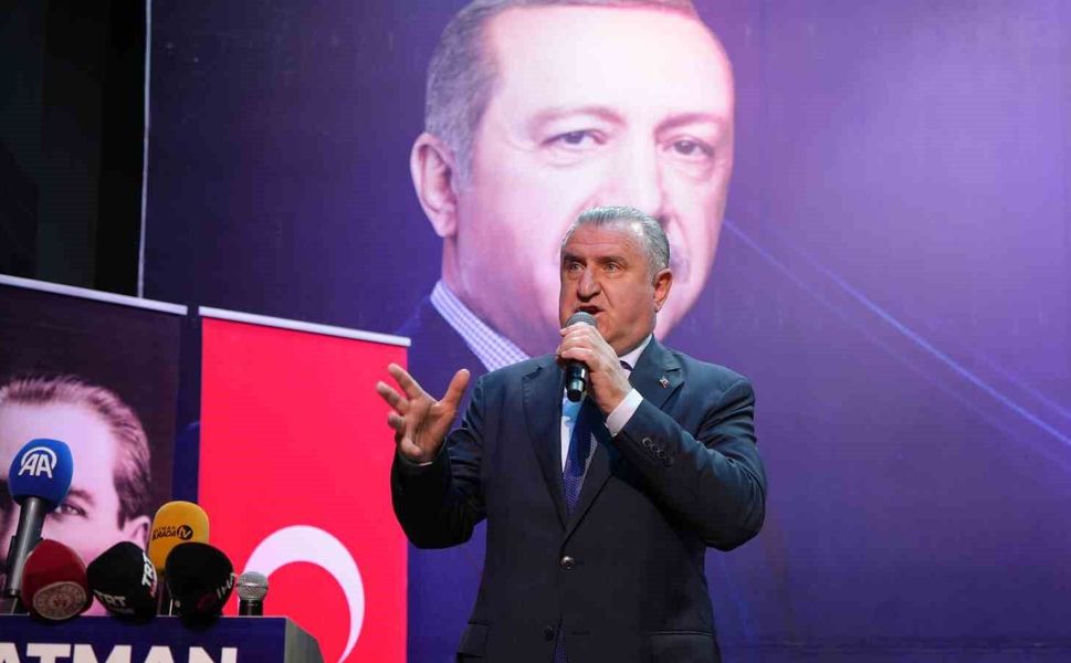 Bakan Bak: 'Her şey gençler için, Batman'a yatırımlarımız sürecek'