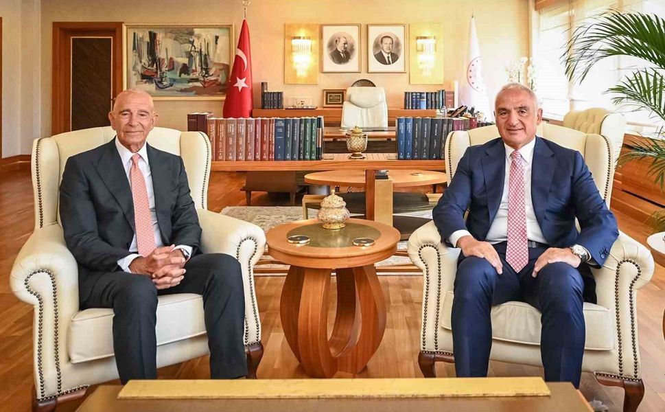 Bakan Ersoy, ABD'nin Ankara Büyükelçisi Tom Barrack'ı ağırladı