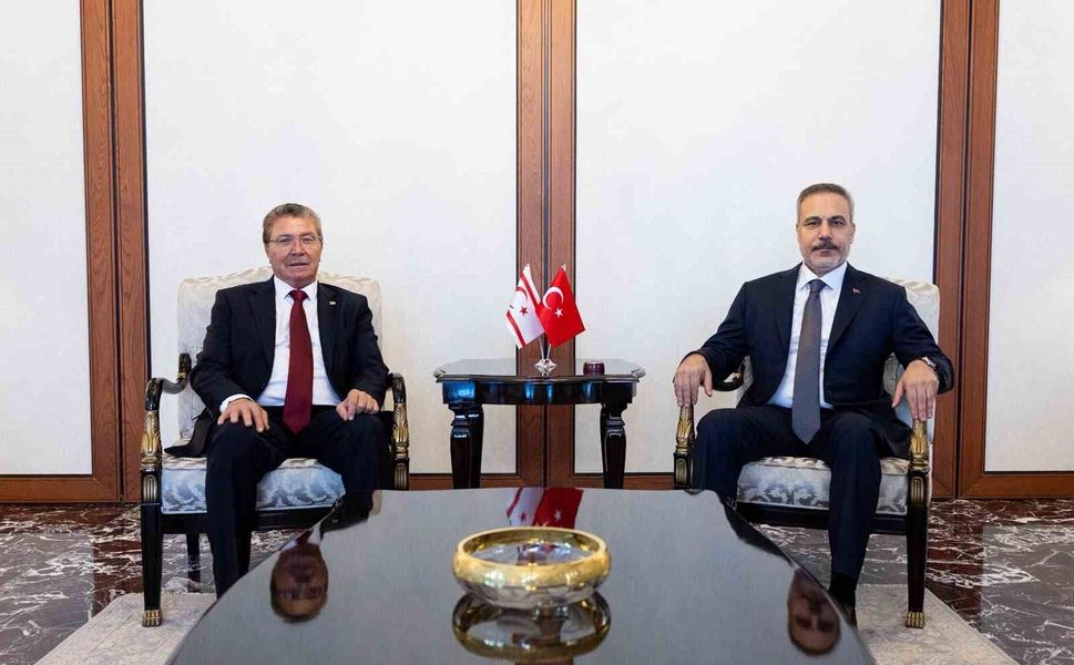 Bakan Fidan, KKTC Başbakanı Ünal Üstel ile görüştü