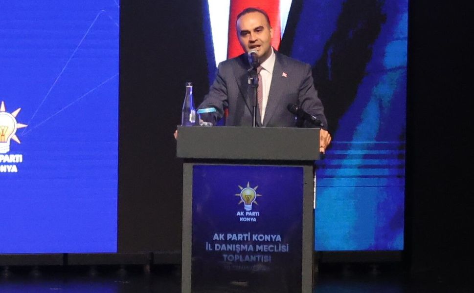 Bakan Kacır: 'Ay yıldızlı bayrağımızı kendi uzay aracımızla Ay'a ulaştıracağız'