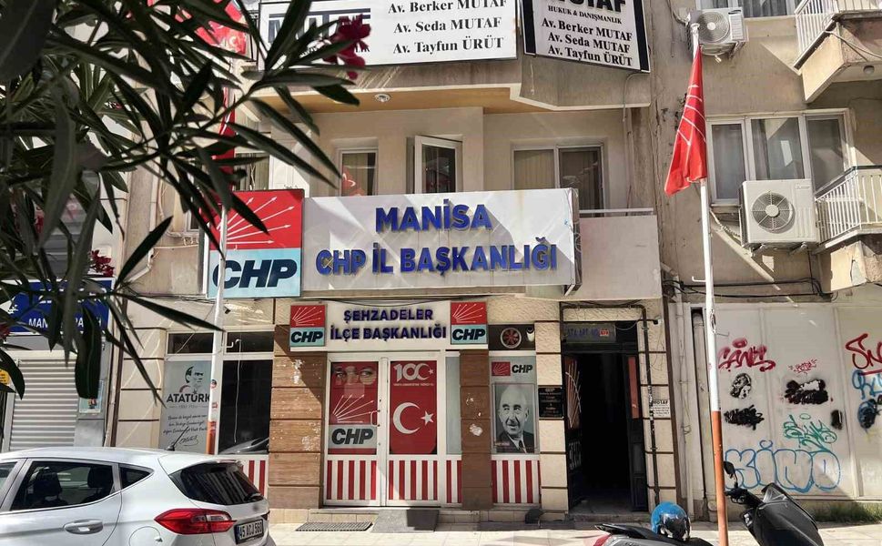 Manisa CHP İl Başkanlığı'nda kavga: 1 yaralı