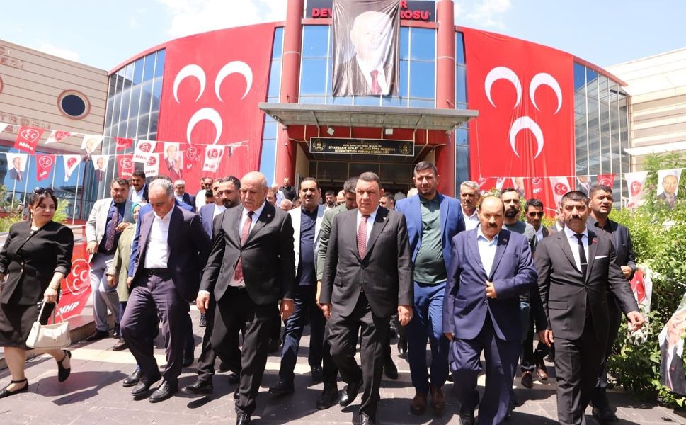 MHP Kayapınar Kongresinde Baver Bulut yeniden başkan seçildi