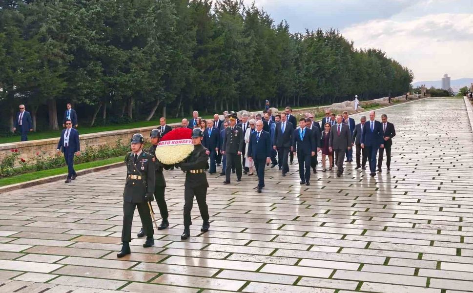 NATO heyetinden Anıtkabir'e ziyaret