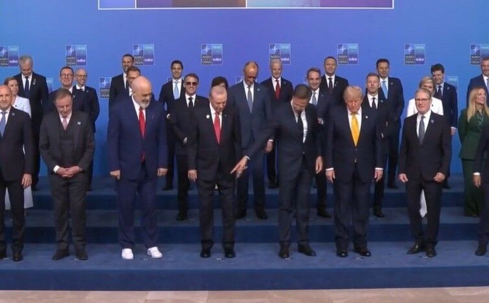NATO Zirvesi'nde beyaz ayakkabı detayı dikkat çekti