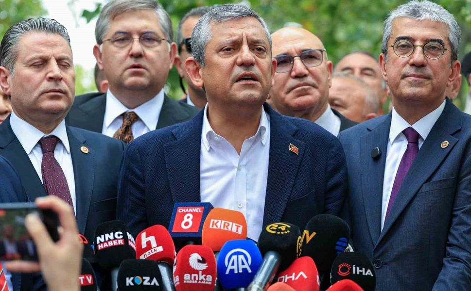 Özgür Özel: 'YENİ Parti ilk kez ve son kez ana muhalefet partisi olarak bütçe çalışmalarına katılacak'